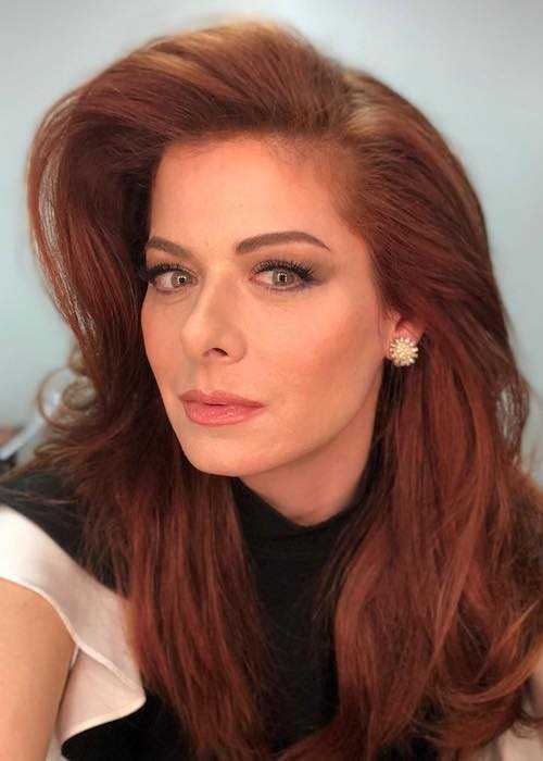 Debra Messing in an Instagram selfie in December 2017