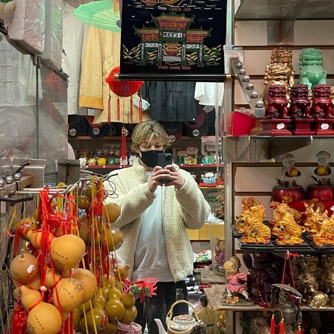 Jacob Hurley Bongiovi taking a mirror selfie while walking around in New York City, New York in December 2020
