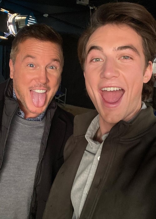 Jordan Burtchett (Right) clicking a selfie with Lochlyn Munro in March 2021