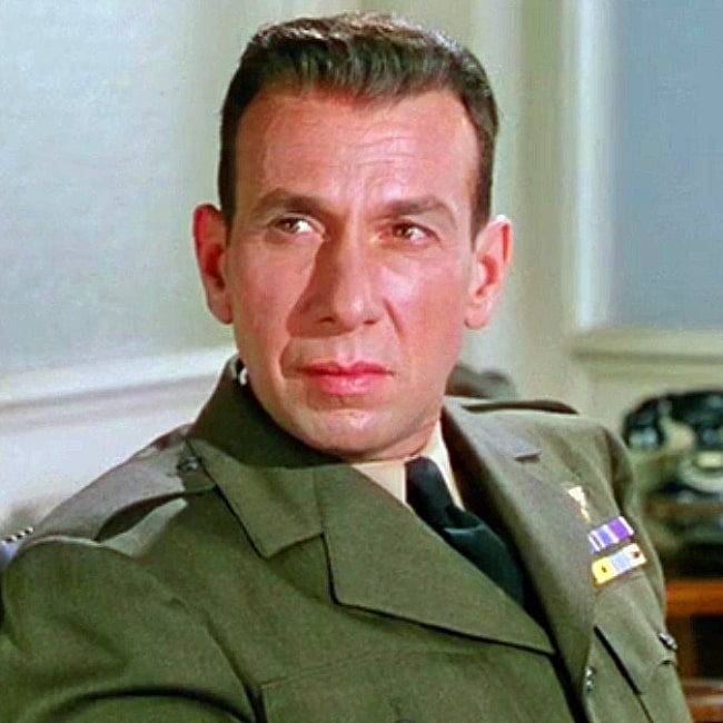Jos&eacute; Ferrer as Lieutenant Barney Greenwald in a screenshot from the 1954 film 'The Caine Mutiny'