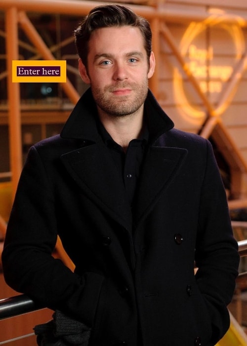Luke Norris looking stunning while posing for the camera