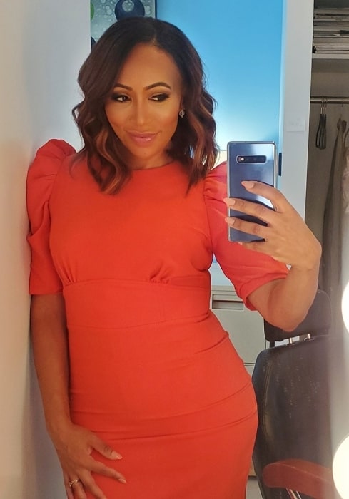 Mara Schiavocampo as seen while clicking a mirror selfie in September 2020