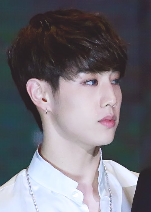 Mark Tuan at Mnet Asian Music Awards in December 2016