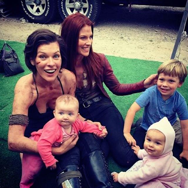 On Resident Evil set, with her younger daughter, co-star Ali Larter and her children.